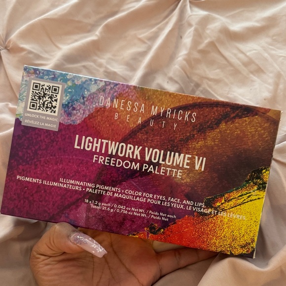 Danessa Myricks Beauty Other - Danessa Myricks Beauty Lightwork Volume VI Freedom Palette